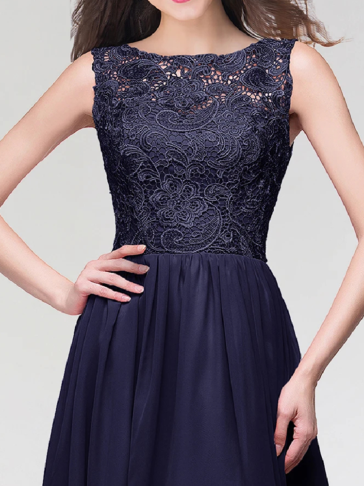 Robe Bleu Marine Courte en Dentelle