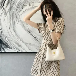 Robe Beige Courte à Carreaux