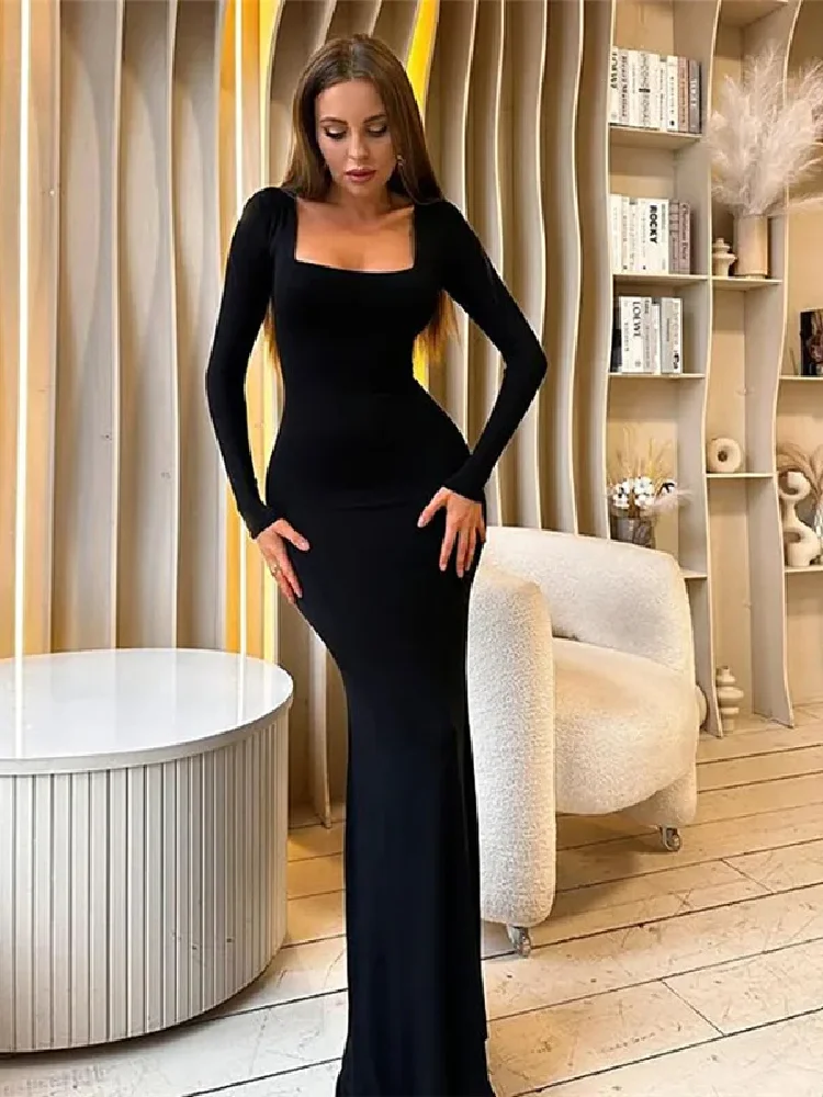 Robe Col Carré Noire Moulante à Manches Longues