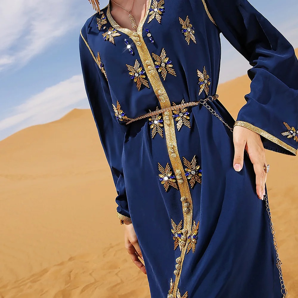 Robe Kabyle en Satin Bleu Marine – Image 6