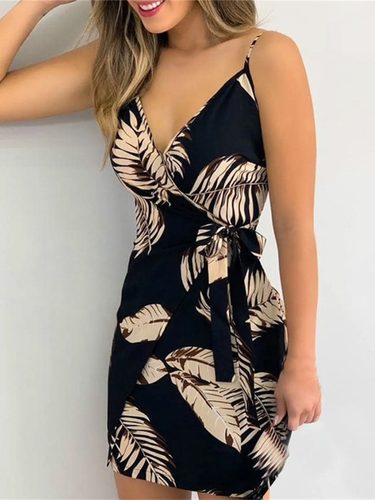 Robe Portefeuille Courte à Bretelles