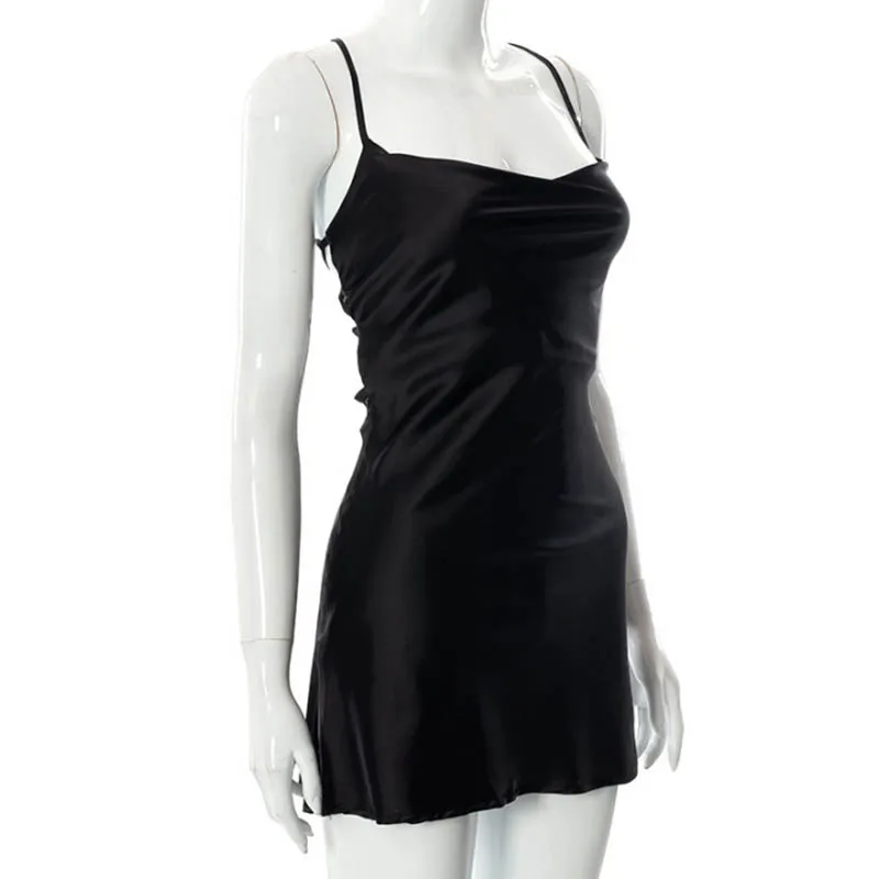 Robe d’Été Dos Nu en Satin Noire – Image 4