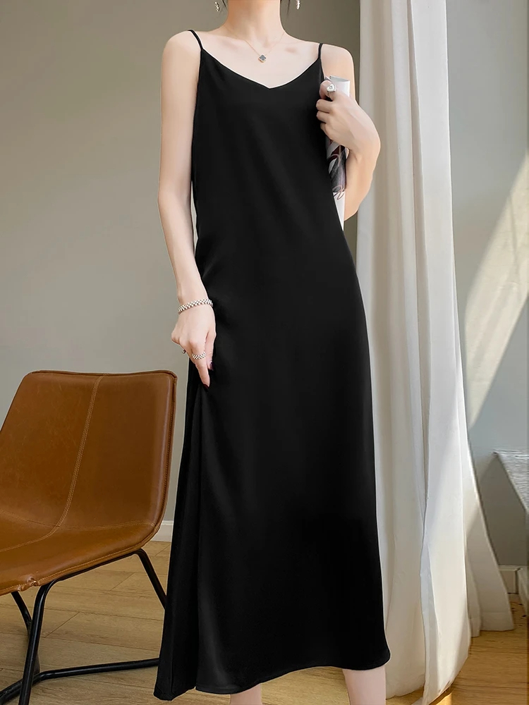 Robe Ample Noire à Bretelles