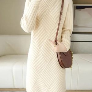 Robe Pull Beige Élégante