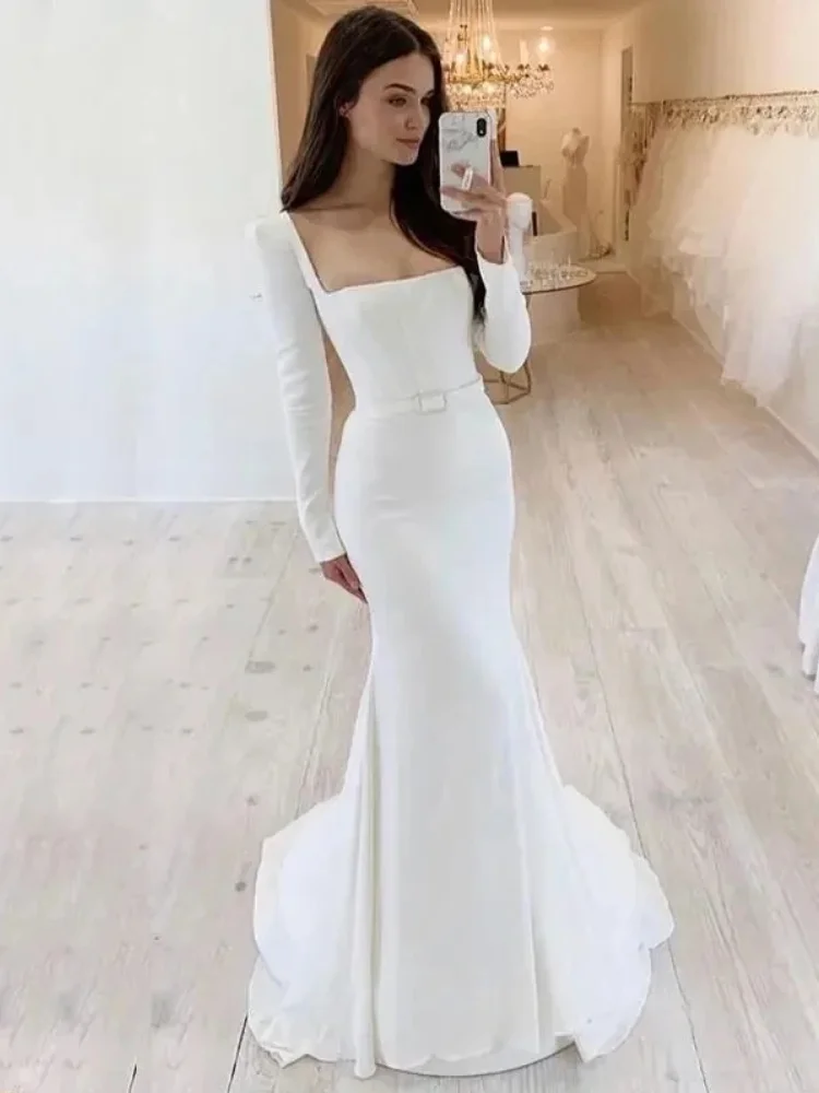 Robe d&rsquo;Hiver pour Mariée à Col Carré