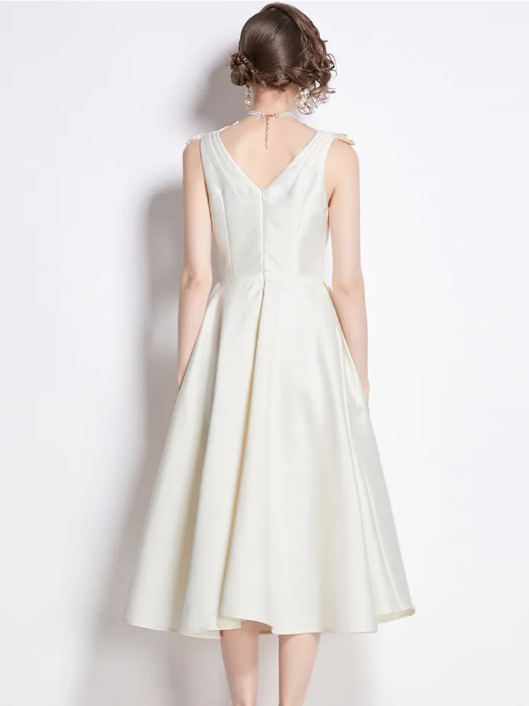 Robe Trapèze Mi-Longue Satinée