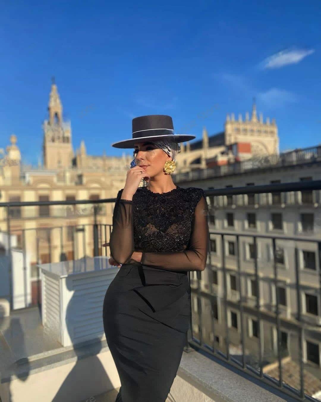 Robe Espagnole Noire Sublime de Haute Qualité