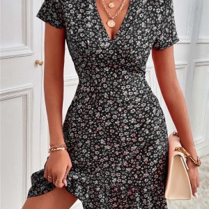 Robe Fluide Courte à Imprimé Fleuri Noire