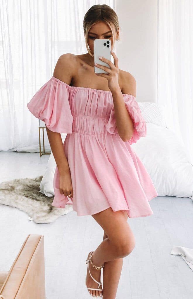 Robe Patineuse Rose à Manches Bouffantes – Image 4