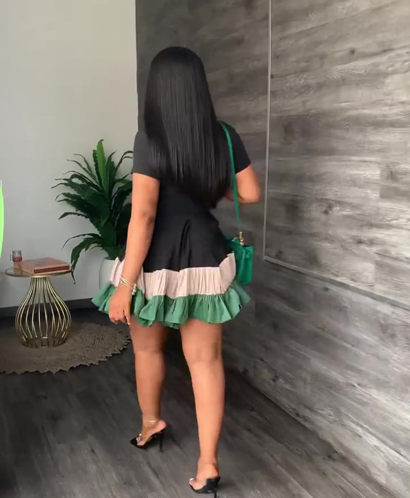 Robe Patineuse Noire à Volants Bicolores